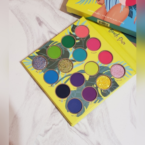 Beach Daze 16 Color Eyeshadow Palette From Kara Beauty - Picture 2 of 4